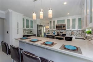 9322 NW 8th Cir, Plantation, FL 33324, Sold 10/04/17