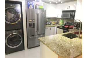 381 W Park Dr, Miami, FL 33172, Sold 12/13/17