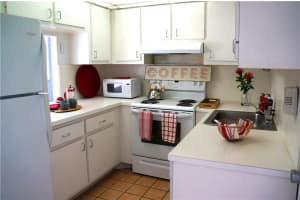 1050 SE 15th St, Fort Lauderdale, FL 33316, Sold 01/08/18