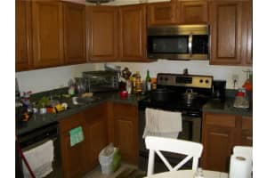 475 SE 8th St, Deerfield Beach, FL 33441, Sold 11/03/17