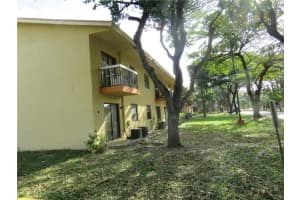 4139 Lakeside Dr, Tamarac, FL 33319, Sold 10/27/17