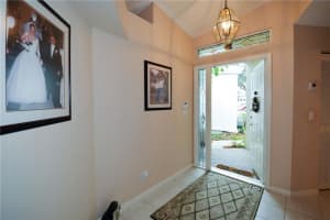 9368 NW 8th Cir, Plantation, FL 33324, Sold 01/10/18