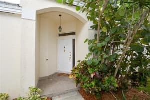 9368 NW 8th Cir, Plantation, FL 33324, Sold 01/10/18