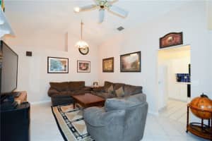 9368 NW 8th Cir, Plantation, FL 33324, Sold 01/10/18