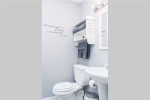 335 Ocean Dr, Miami Beach, FL 33139, Sold 02/05/18