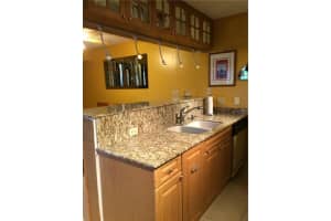 4861 NW 94th Terrace #15b, Sunrise, FL 33351, Sold 12/27/17