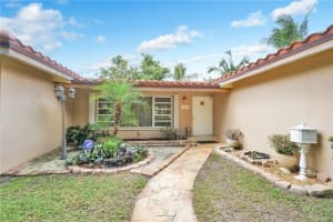 400 S 57th Way, Hollywood, FL 33023, Sold 07/30/19