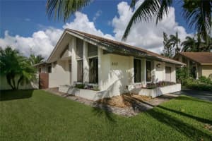8451 SW 39th Ct, Davie, FL 33328, Sold 12/04/17