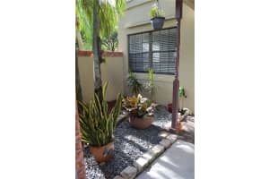 9145 Vineyard Lake Dr, Plantation, FL 33324, Sold 02/05/18