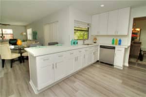 4813 Laurel Oaks Dr, Davie, FL 33330, Sold 01/16/18