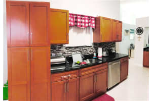 8115 NW 100th Ln, Tamarac, FL 33321, Sold 12/07/17