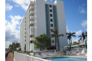3210 SE 10th St #9c, Pompano Beach, FL 33062, Sold 11/27/17