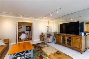 4300 N Ocean Blvd #2f, Fort Lauderdale, FL 33308, Sold 01/26/18