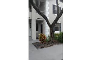 2831 N Oakland Forest Dr, Oakland Park, FL 33309, Sold 01/31/18