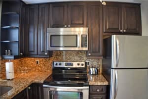 811 W Oakland Park Blvd, Wilton Manors, FL 33311, Sold 12/13/17