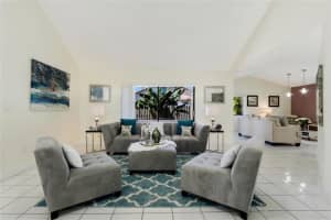 11571 SW 10th St, Pembroke Pines, FL 33025, Sold 03/01/18