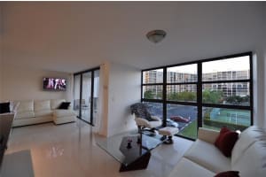 400 Leslie Dr, Hallandale Beach, FL 33009, Sold 10/12/18