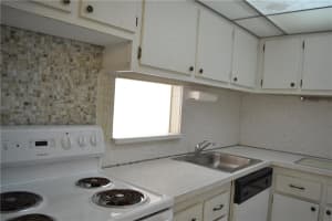 345 Ocean Dr, Miami Beach, FL 33139, Sold 05/11/18