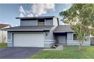 9950 SW 14th St, Pembroke Pines, FL 33025, Sold 02/05/18