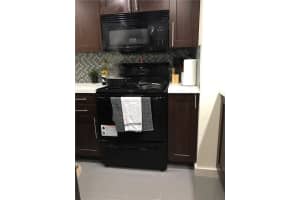 8870 Fontainebleau Blvd, Miami, FL 33172, Sold 01/12/18