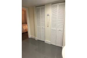 8870 Fontainebleau Blvd, Miami, FL 33172, Sold 01/12/18