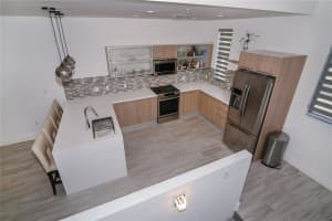 482 SE 1st Cir r13, Pompano Beach, FL 33060, Sold 03/22/18