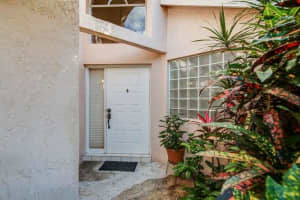 10048 NW 5th St, Plantation, FL 33324, Sold 02/28/18