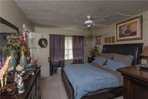 10346 NW 11th St, Pembroke Pines, FL 33026, Sold 01/31/18