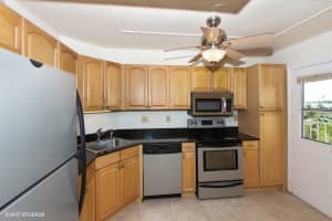 1 Harbourside Dr, Delray Beach, FL 33483, Sold 03/28/18