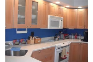 650 Tennis Club Dr, Fort Lauderdale, FL 33311, Sold 03/30/18