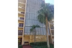 3301 N Country Club Dr, Miami, FL 33180, Sold 02/28/18