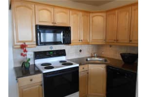 2453 NE 51st St APT D112, Fort Lauderdale, FL 33308, Sold 04/24/18