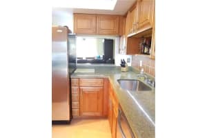 400 SE 10th St, Deerfield Beach, FL 33441, Sold 02/20/18