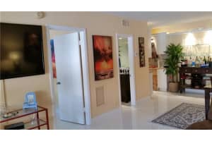 669 W Oakland Park Blvd, Wilton Manors, FL 33311, Sold 03/13/18