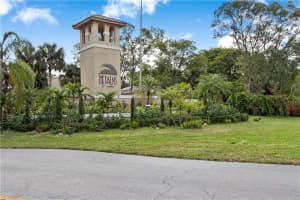 400 Palm Cir W, Pembroke Pines, FL 33025, Sold 04/20/18