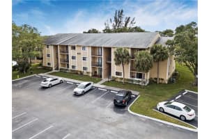 400 Palm Cir W, Pembroke Pines, FL 33025, Sold 04/20/18