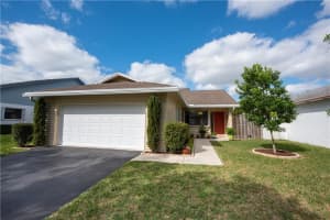 8341 SW 41st Ct, Davie, FL 33328, Sold 04/24/18