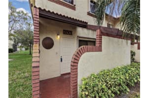 8800 NW 47th St, Sunrise, FL 33351, Sold 05/15/18