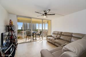 3233 NE 32nd Ave, Fort Lauderdale, FL 33308, Sold 09/20/18