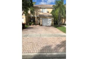 8937 NW 53rd St, Sunrise, FL 33351, Sold 03/15/18