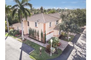 1220 Hayes St, Hollywood, FL 33019, Sold 04/18/18