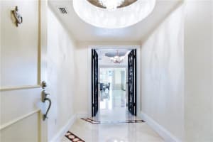 411 N New River Dr E, Fort Lauderdale, FL 33301, Sold 08/16/18