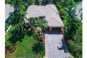 10230 S Lake Vista Cir, Davie, FL 33328, Sold 05/31/19
