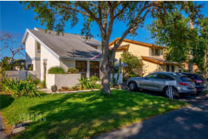 8301 SW 41st St, Davie, FL 33328, Sold 04/20/18