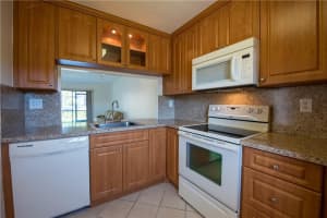 10641 NW 10th St, Pembroke Pines, FL 33026, Sold 04/26/18