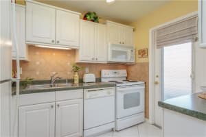 400 SE 10th St, Deerfield Beach, FL 33441, Sold 05/29/18