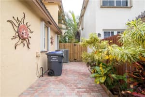 1231 Hayes St, Hollywood, FL 33019, Sold 05/04/18