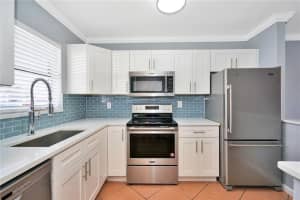 6020 Shaker Wood Cir, Tamarac, FL 33319, Sold 06/21/18