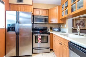 2713 S Oakland Forest Dr, Oakland Park, FL 33309, Sold 06/22/18