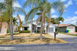 9327 NW 53rd St, Sunrise, FL 33351, Sold 06/16/18